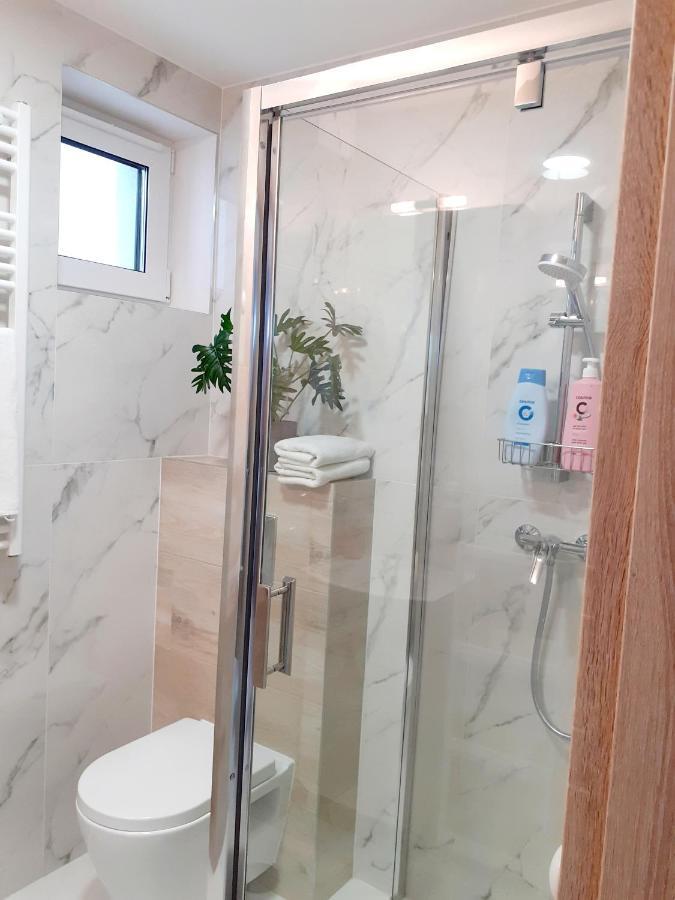Willa Na Bielanach Apartment Bielany Wroclawskie Bagian luar foto